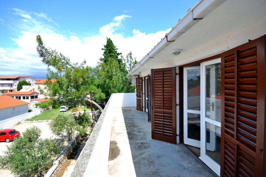 Apartments Renato ノヴァリャ エクステリア 写真