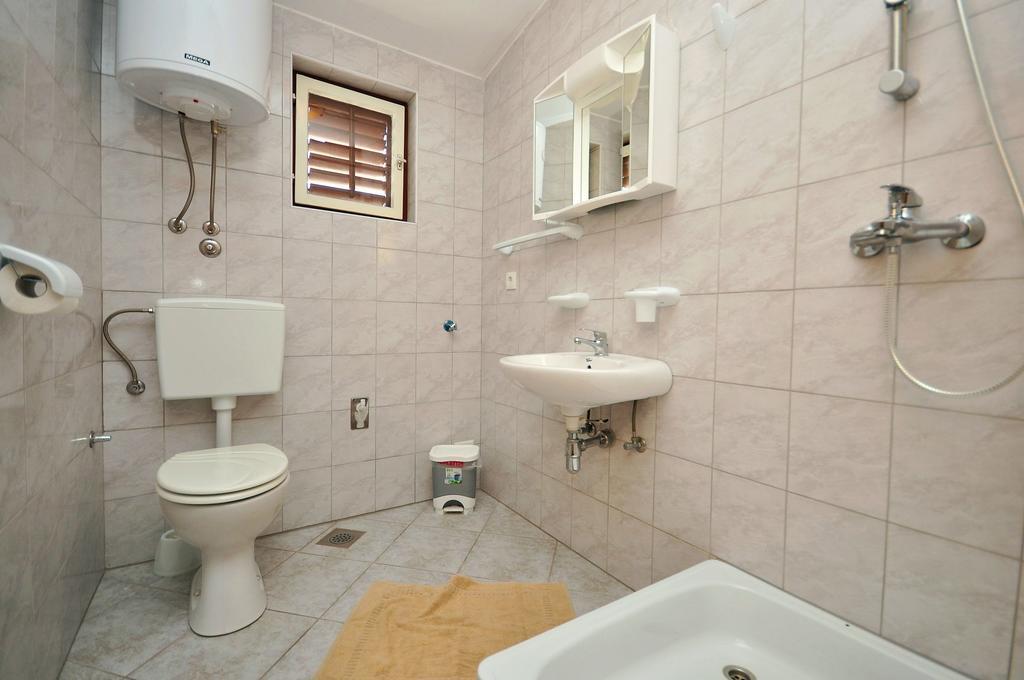 Apartments Renato ノヴァリャ エクステリア 写真